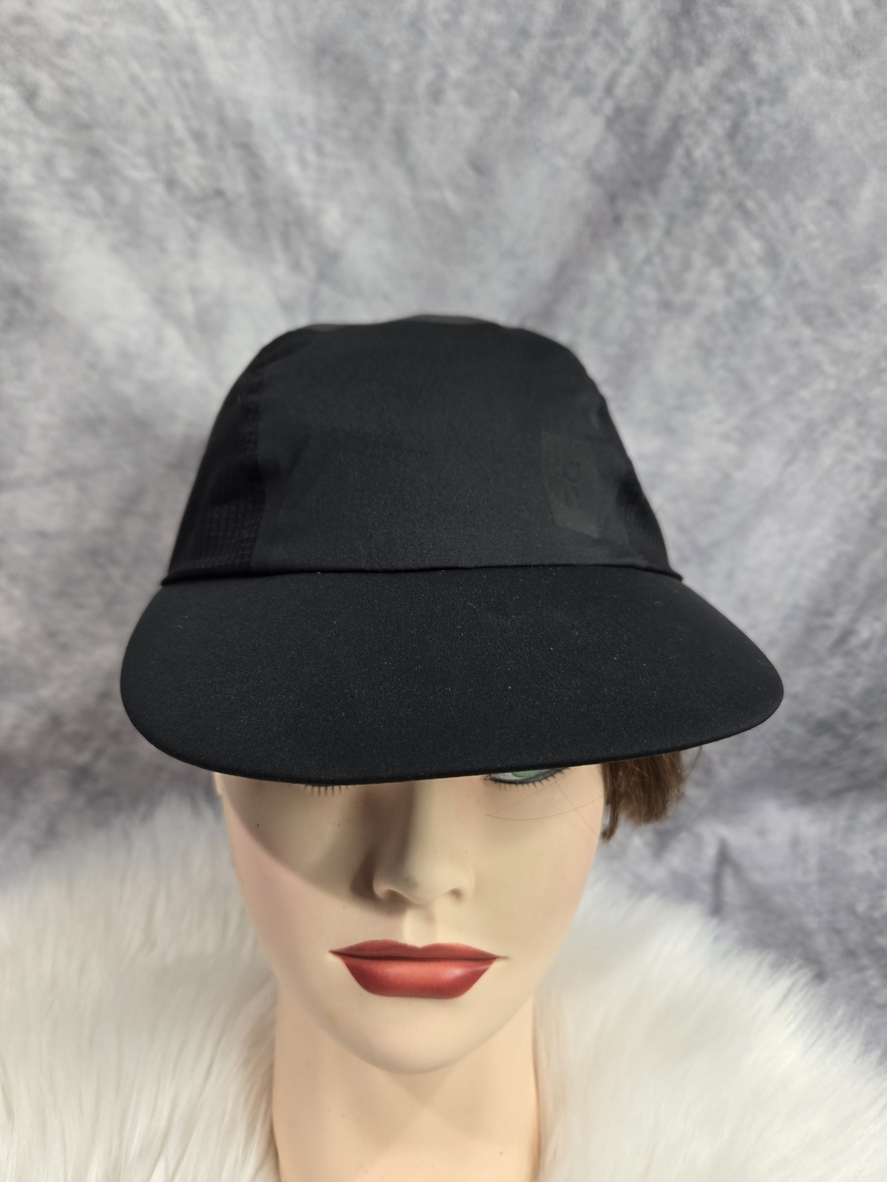 On Running Zero Cap in the black colorway